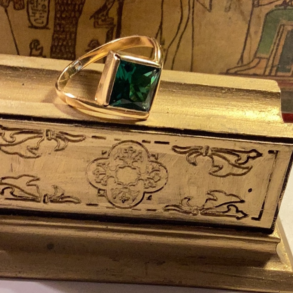 Simulated emerald ring - Picture 3 of 4